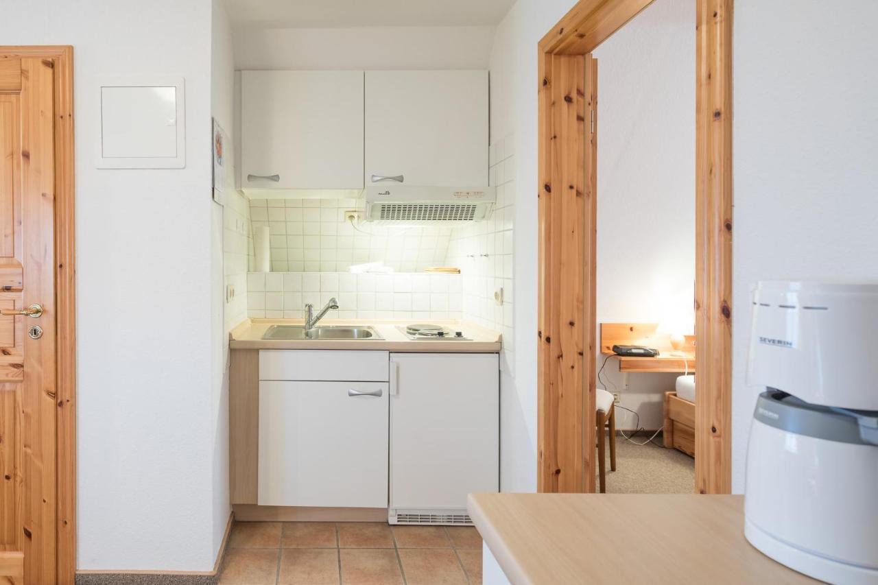 Direkt Am Deich - Ferienwohnung Amrum Im Gaestehaus Am Badedeich Dagebuell Exterior photo